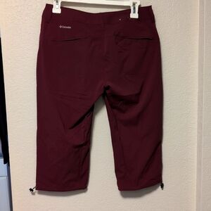NWOT- Columbia size 6 hiking, athletic shorts/capris